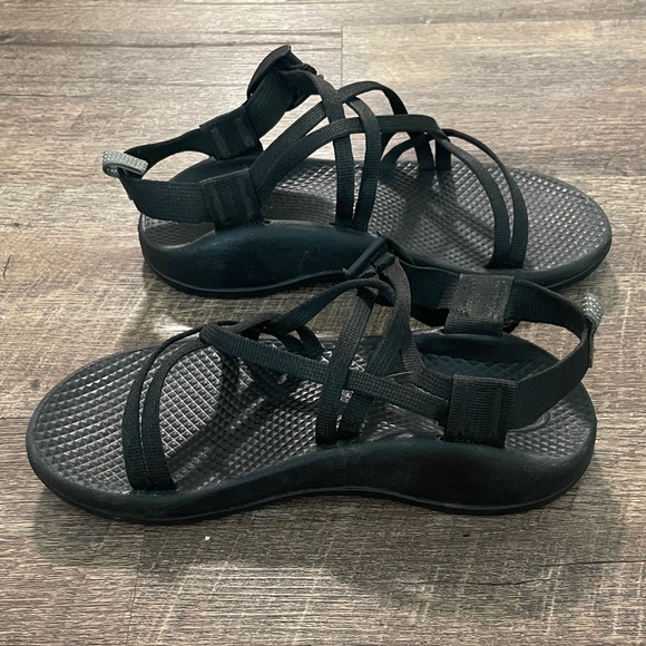 Kids Chaco Black Strappy Sandals - Picture 6 of 6